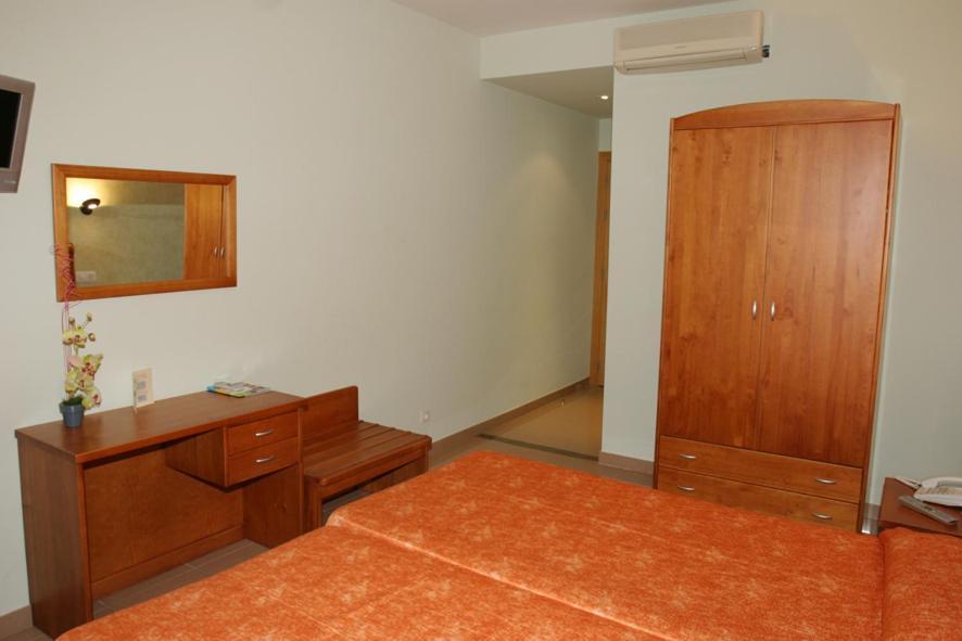 Hotel Fonda Neus Sant Sadurní dʼAnoia Εξωτερικό φωτογραφία