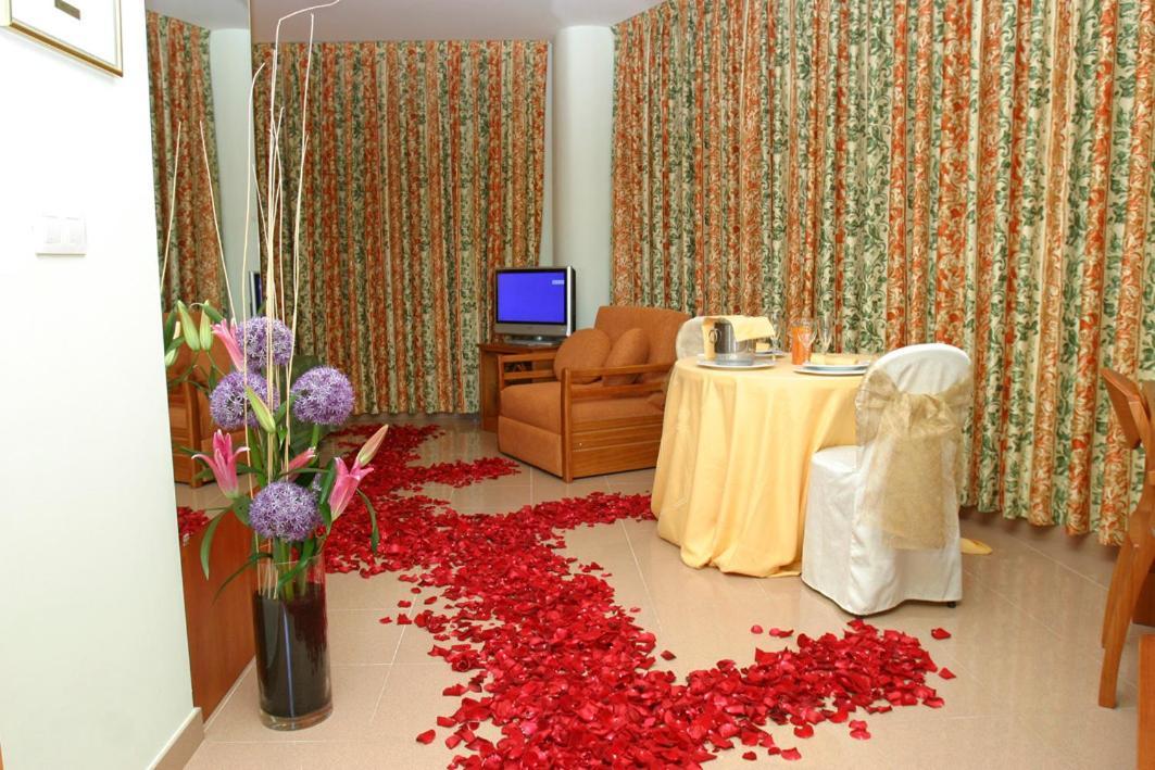 Hotel Fonda Neus Sant Sadurní dʼAnoia Εξωτερικό φωτογραφία