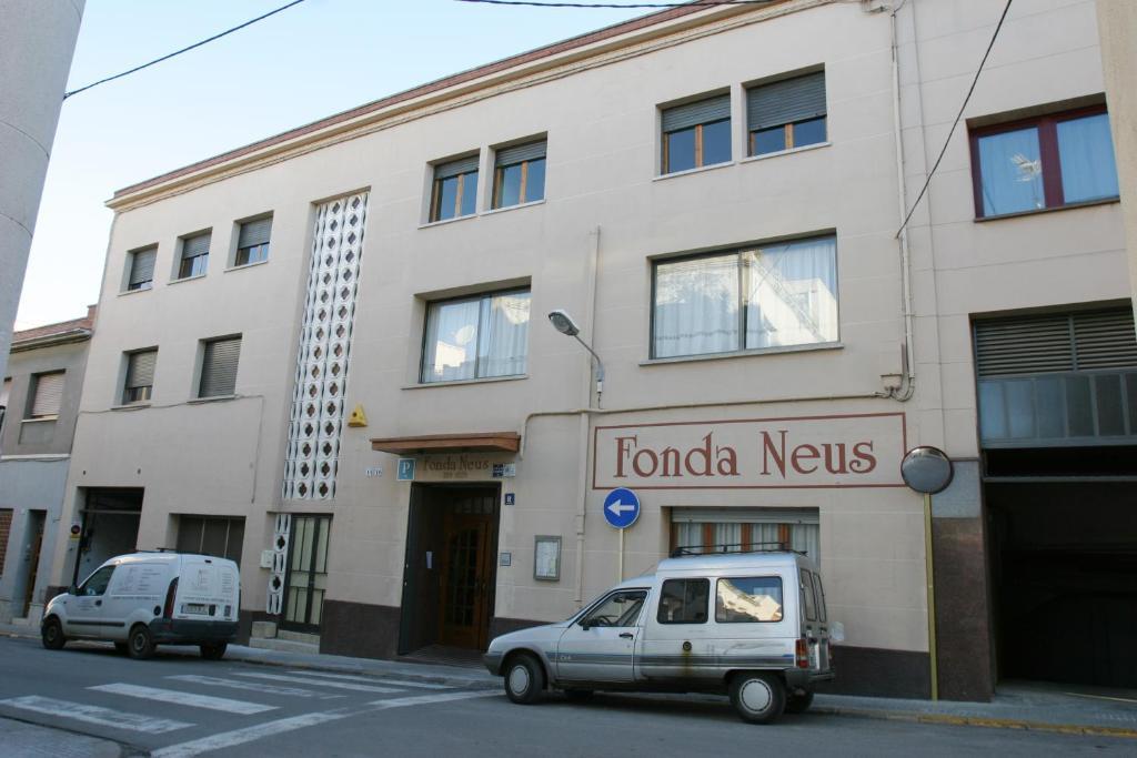 Hotel Fonda Neus Sant Sadurní dʼAnoia Εξωτερικό φωτογραφία
