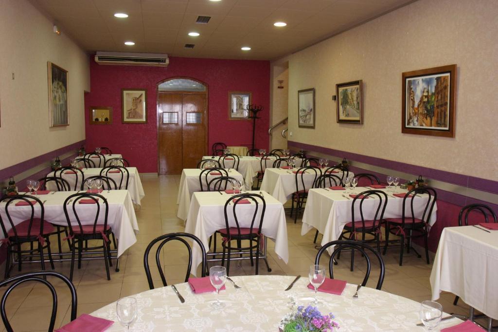 Hotel Fonda Neus Sant Sadurní dʼAnoia Εξωτερικό φωτογραφία