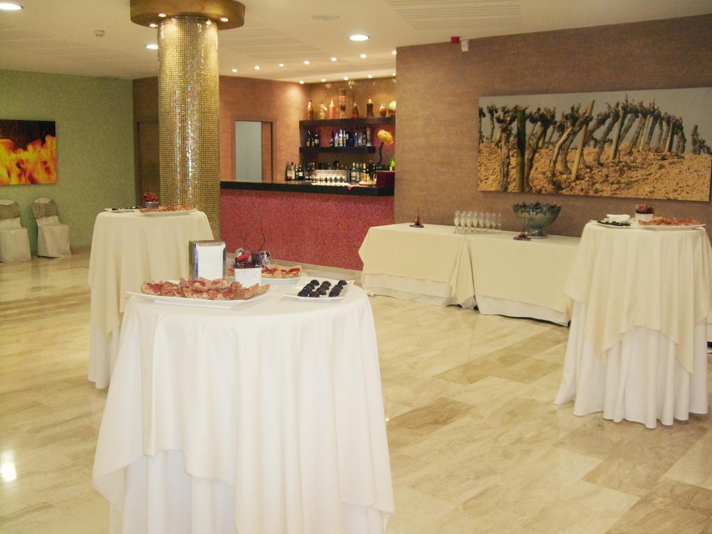 Hotel Fonda Neus Sant Sadurní dʼAnoia Εξωτερικό φωτογραφία