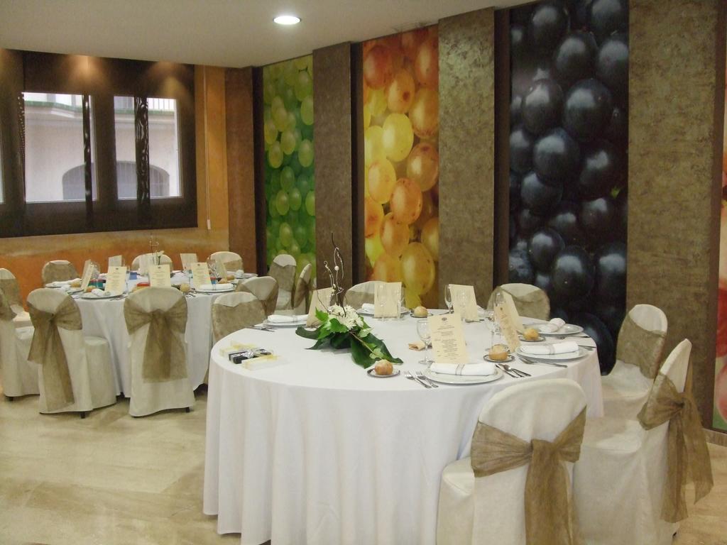 Hotel Fonda Neus Sant Sadurní dʼAnoia Εξωτερικό φωτογραφία
